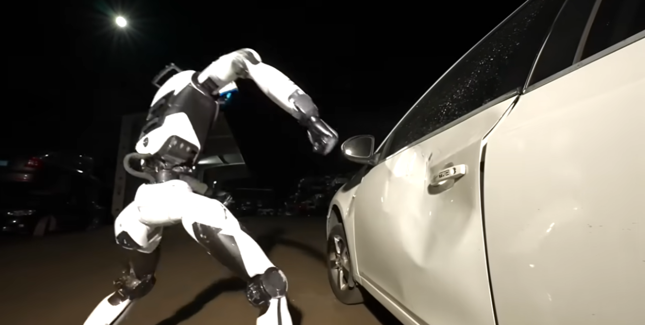 Unitree’den kung fu yapan koruma robotu! Otomobil kaldırıp, yaralı kurtarıyor