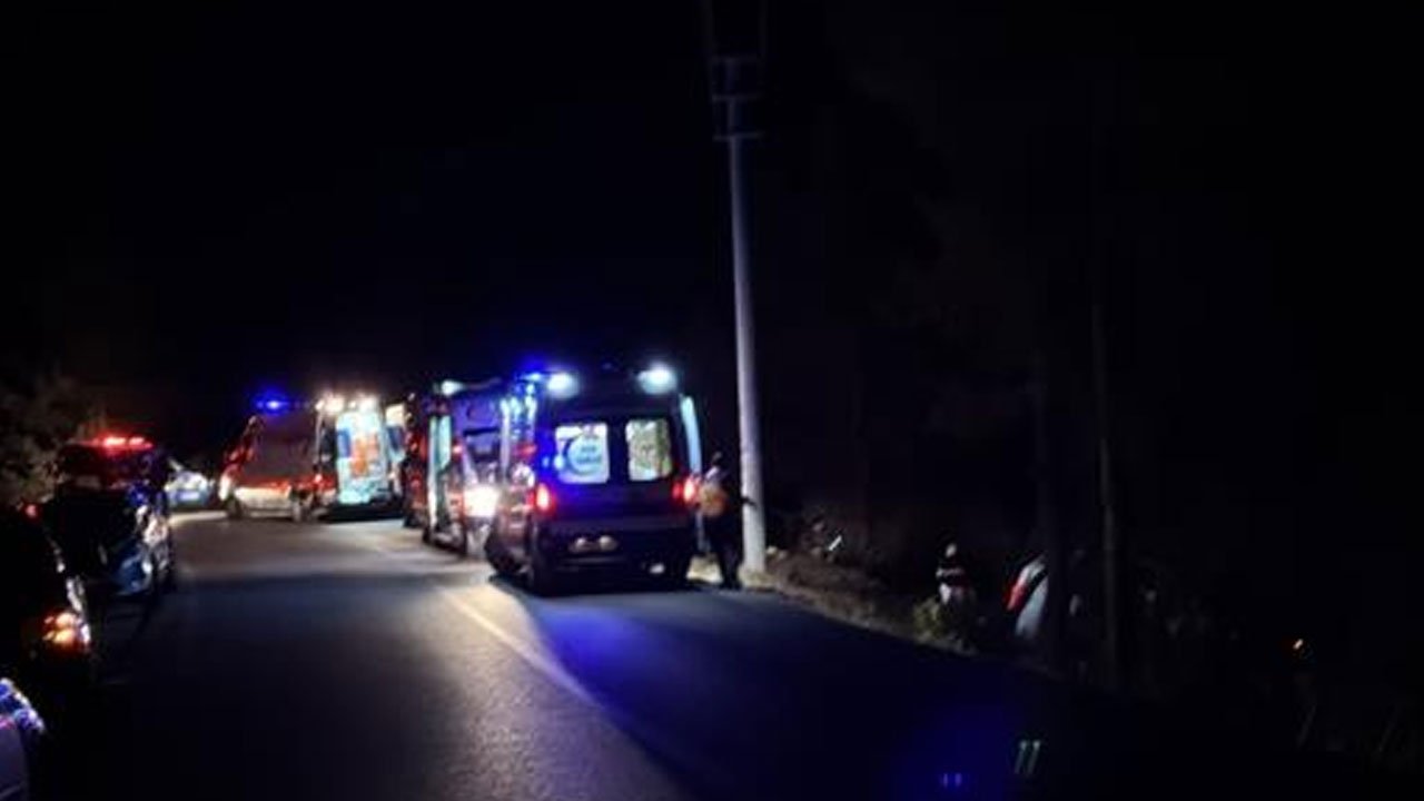 Antalya'da can pazarı! Dağcıları taşıyan minibüs devrildi, çok sayıda yaralı var