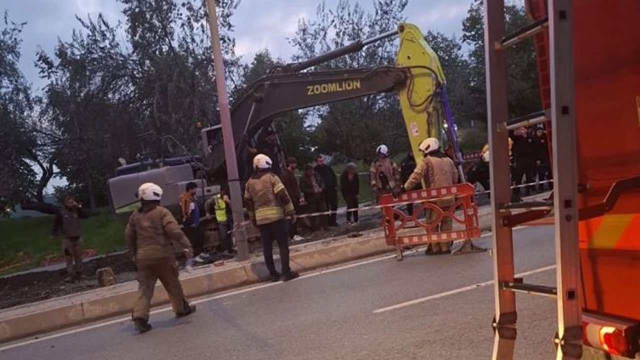 BAYRAMPAŞA'DA YOL ÇÖKTÜ!