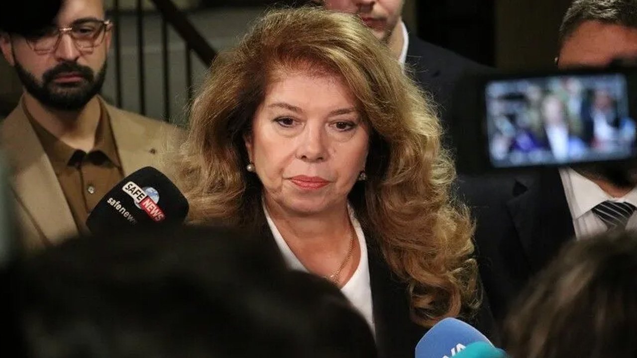 Bulgaristan'da seçim ikinci tura kaldı! Yotova ile Gyurov yarışacak