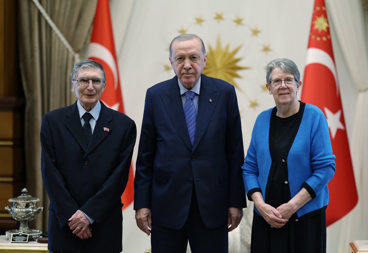 Cumhurbaşkanı Erdoğan, Nobel ödüllü bilim insanı Prof. Dr. Aziz Sancar'ı kabul etti