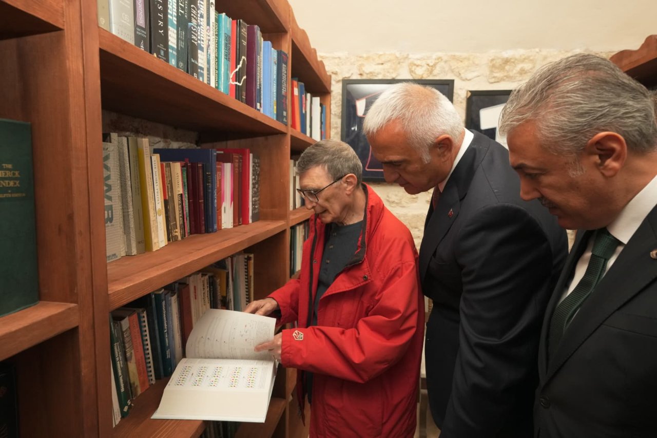 Cumhurbaşkanı Erdoğan, Nobel ödüllü bilim insanı Prof. Dr. Aziz Sancar'ı kabul etti