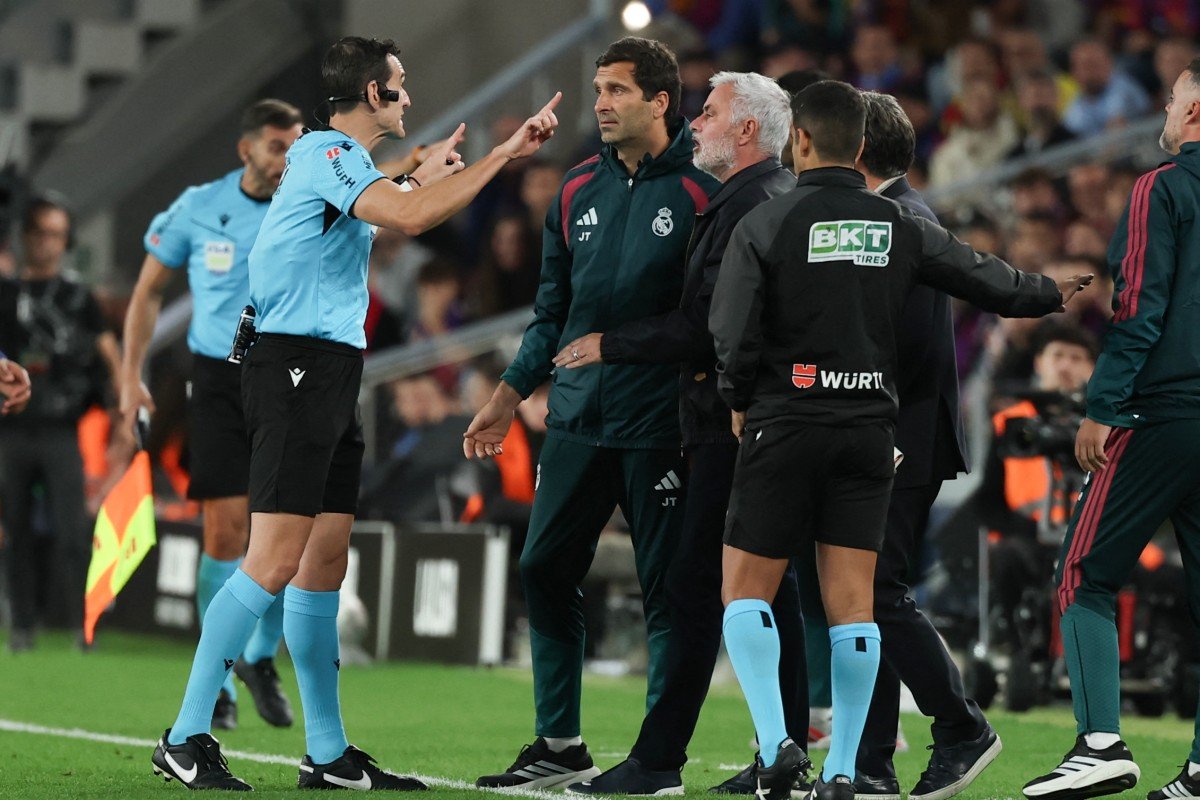 Real Madrid, LaLiga'da lider Barcelona'bıb 3 puan gerisinde 24 puanla 3'üncü sırada yer alıyor.