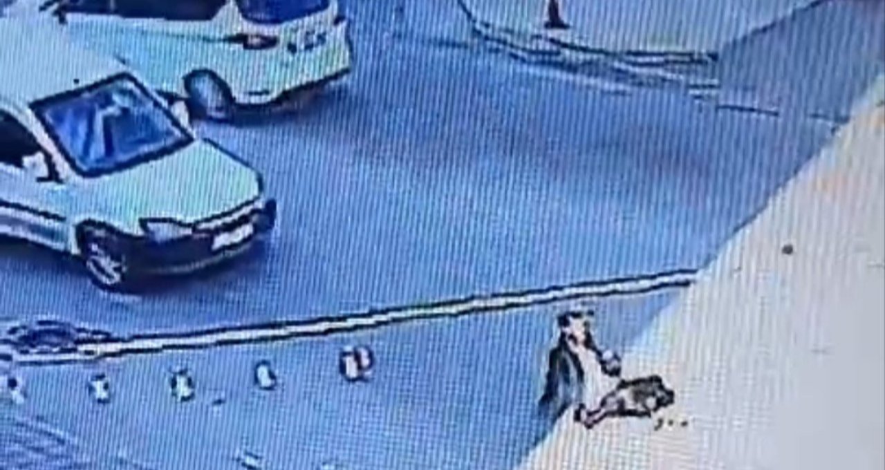Önce yol kesti, sonra sürücüsü inen aracı kaçırdı! Adanada oyun sahnesi gibi gasp