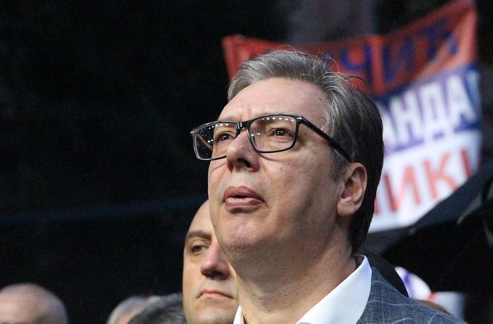 Sırbistan'da 14 yıllık iktidar devrildi! Yeni yönetim Kosova'yı tanıyacak mı?
