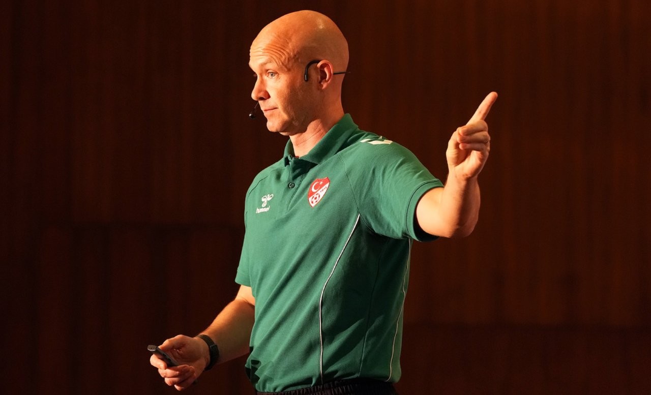 İngiliz Anthony Taylor, Ferhat Gündoğdu'nun tutuklanmasından sonra MHK Başkanı oldu.