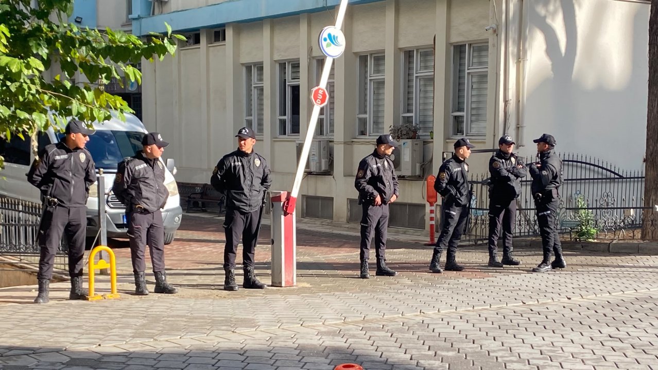 Merkezefendi Belediyesi'ne operasyon! 27 kişi gözaltında