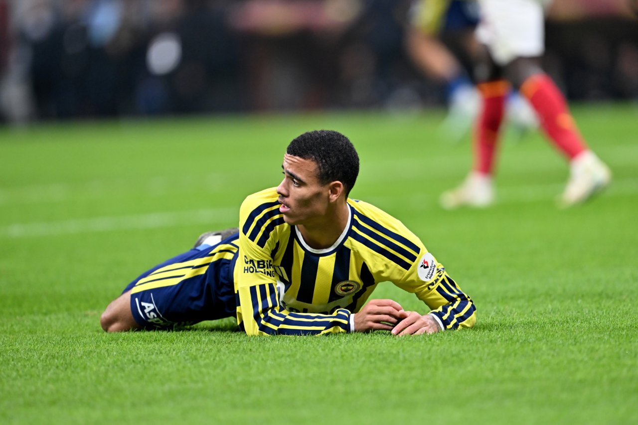 Mason Greenwood, Galatasaray maçında 55'inci dakikada yerini Kerem Aktürkoğlu'na bıraktı.