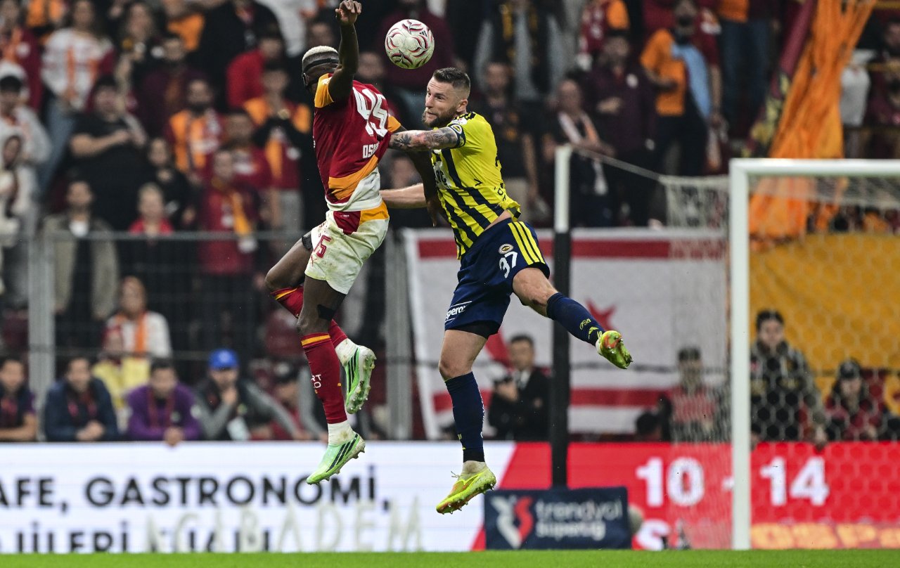 Olaylı derbi dünyada manşet: Galatasaray-Fenerbahçe maçında Vahşi Batı sahneleri