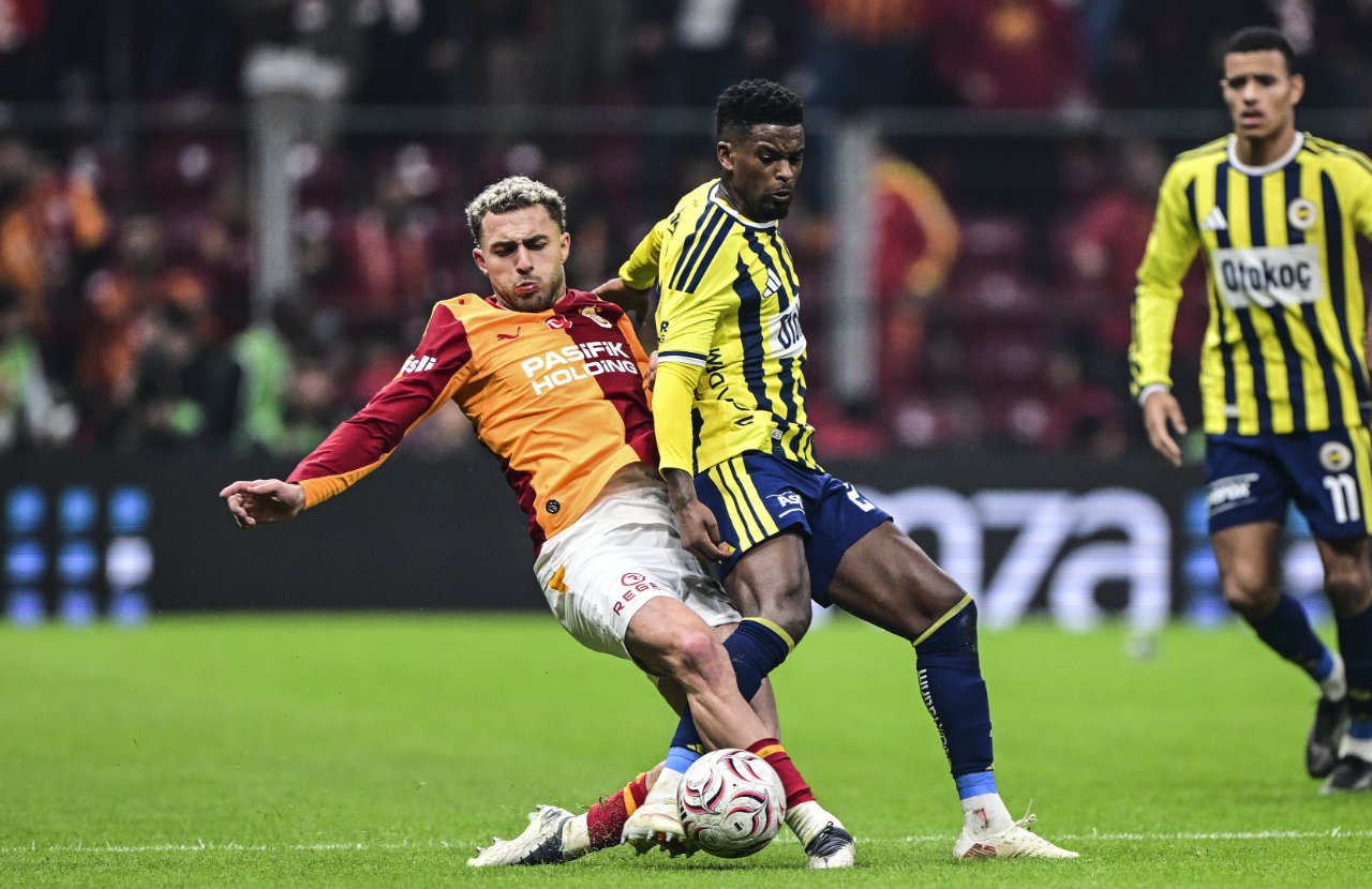 Olaylı derbi dünyada manşet: Galatasaray-Fenerbahçe maçında Vahşi Batı sahneleri