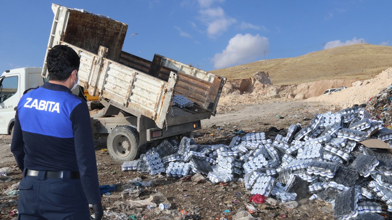Van'da 860 koli bozuk ayran imha edildi