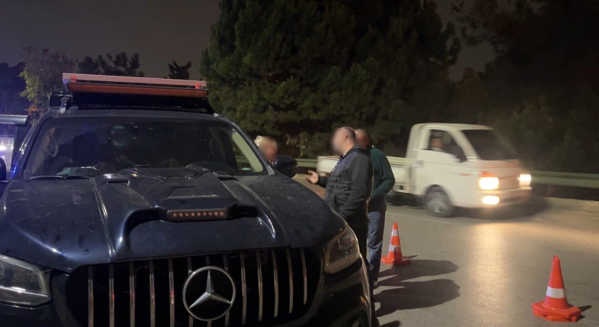 Alkolmetreye suç attı, polisin hamlesiyle neye uğradığını şaşırdı