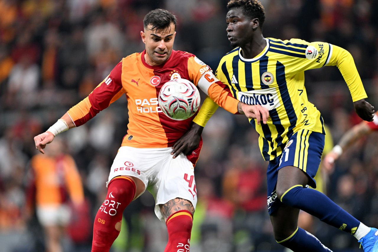 Fenerbahçe, Süper Lig'de 16 puanla 5'inci sırada bulunuyor.