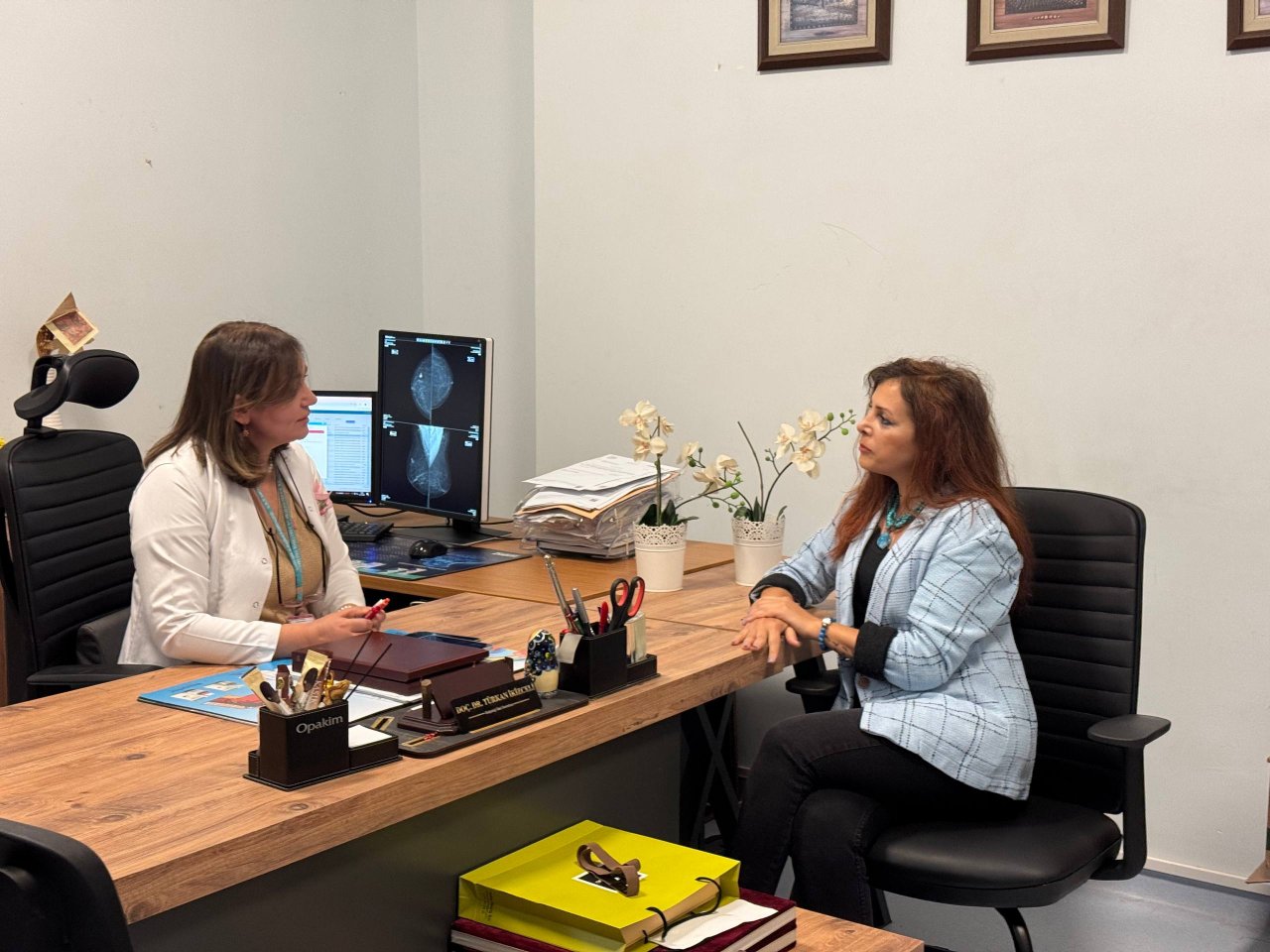 Göğsünün altındaki küçük çizikten şüphelendi! Hastanede acı gerçeği öğrendi