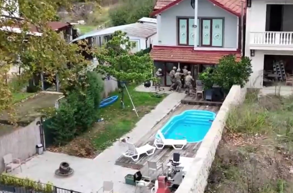 İş adamı zannedip kuryeyi vurdular! Pendikte filmleri aratmayan operasyonla yakalandılar