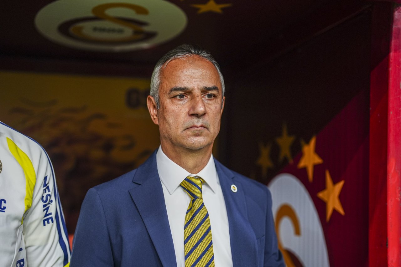 Fenerbahçe, derbi yenilgisi sonrası İsmail Kartal ile karşılıklı anlaşarak yollarını ayırdı.