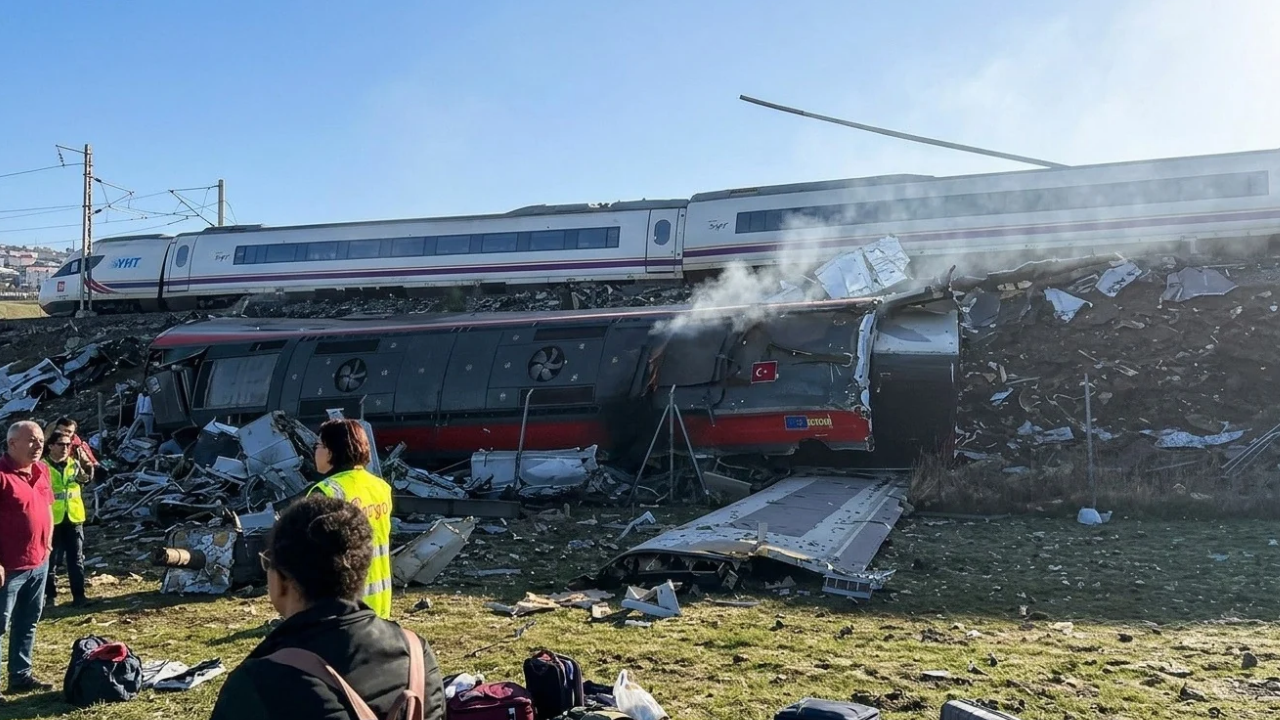 İspanya'da tren kazası! En az 10 ölü, çok sayıda yaralı var