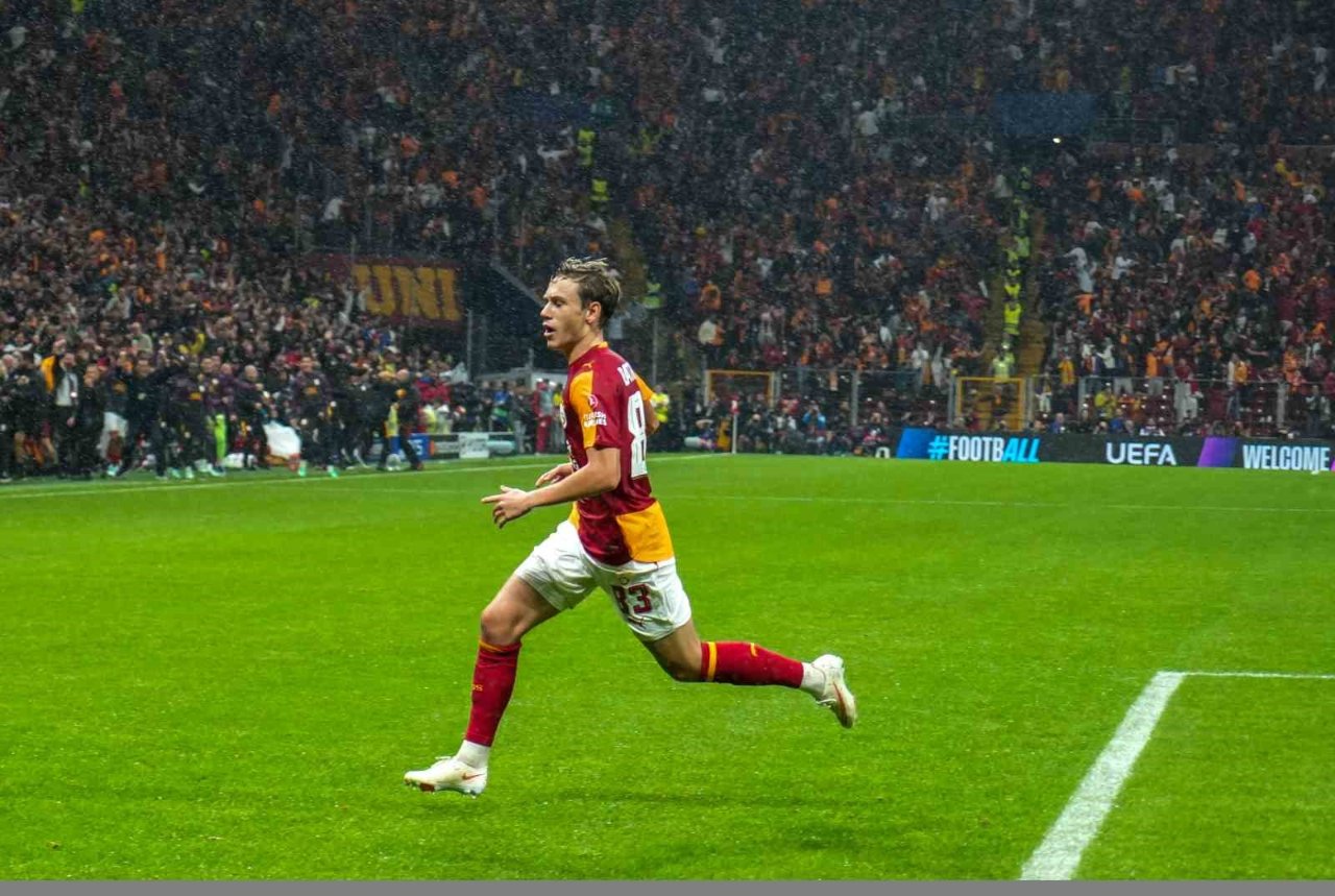 Aleksey Batrakov, Şampiyonlar Ligi'de Barcelona ve Lille maçlarında fileleri havalandırdı.