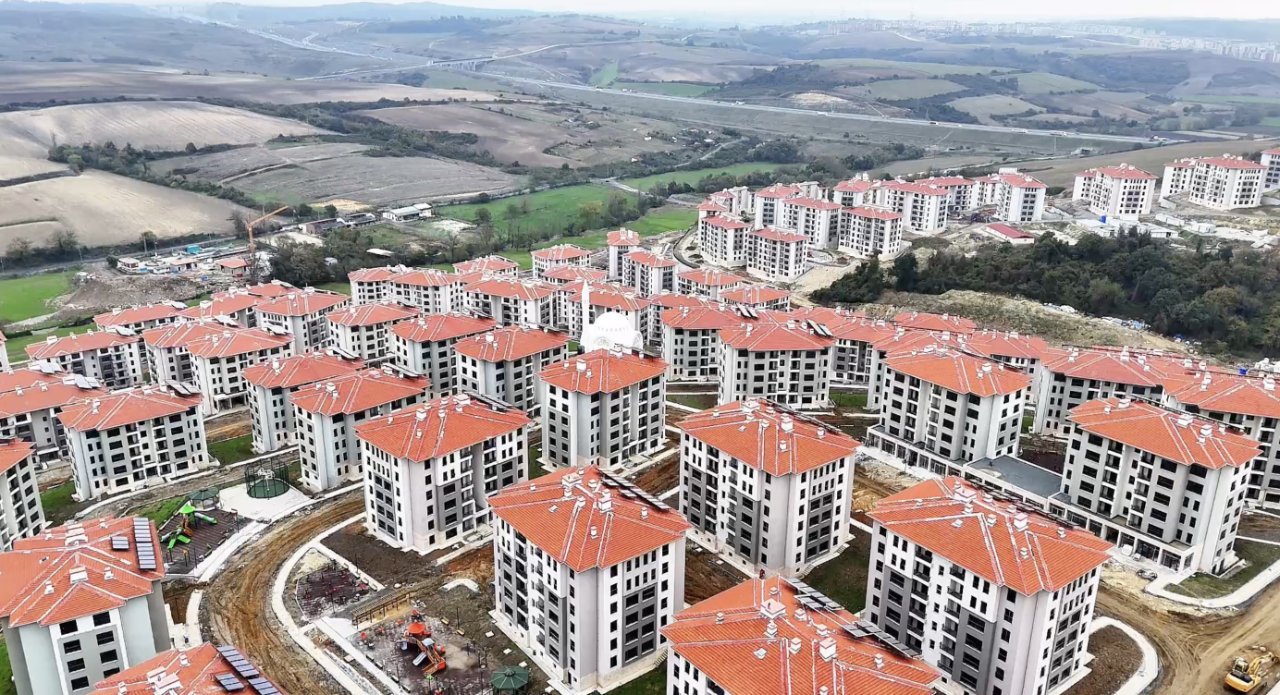TOKİye İBB engeli! Arnavutköyde 3 bin 932 konutun teslimi İSKİye takıldı