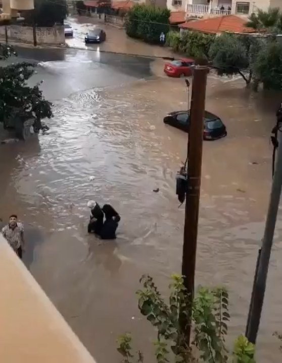 Ürdünü sel vurdu! Sulara kapılan 2 çocuk hayatını kaybetti