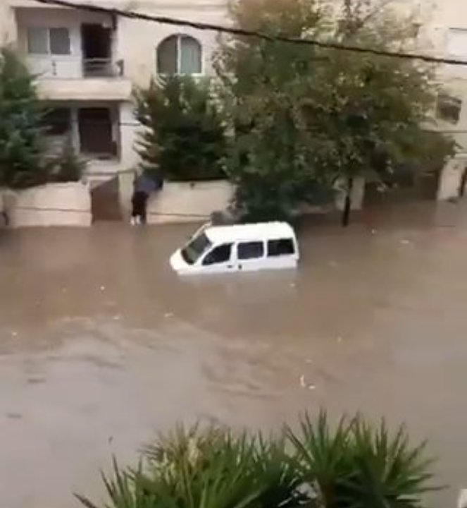 Ürdünü sel vurdu! Sulara kapılan 2 çocuk hayatını kaybetti