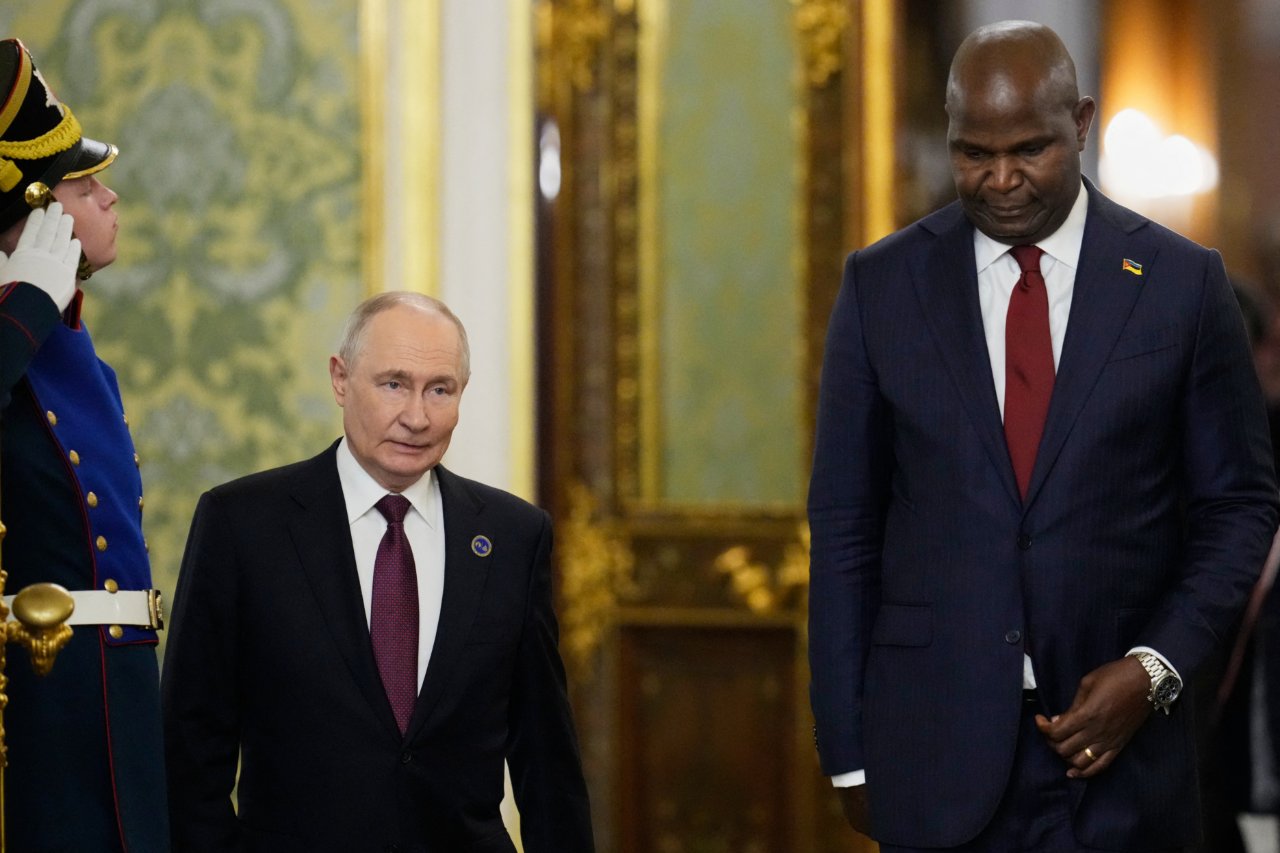 Zirveye damga vurdu! Putin'in Chapo ile fotoğrafı gündem oldu