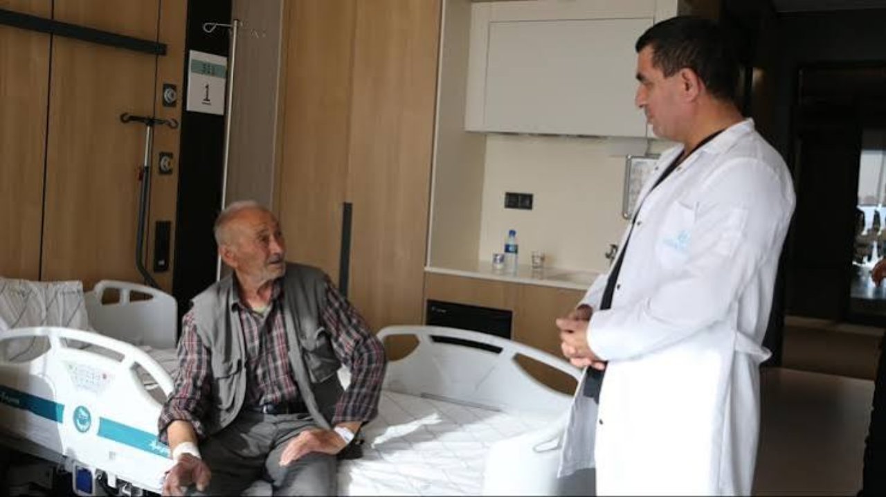 Akalazya hastası yaşlı adam: “5,5 yıl sonra ilk defa et yedim”