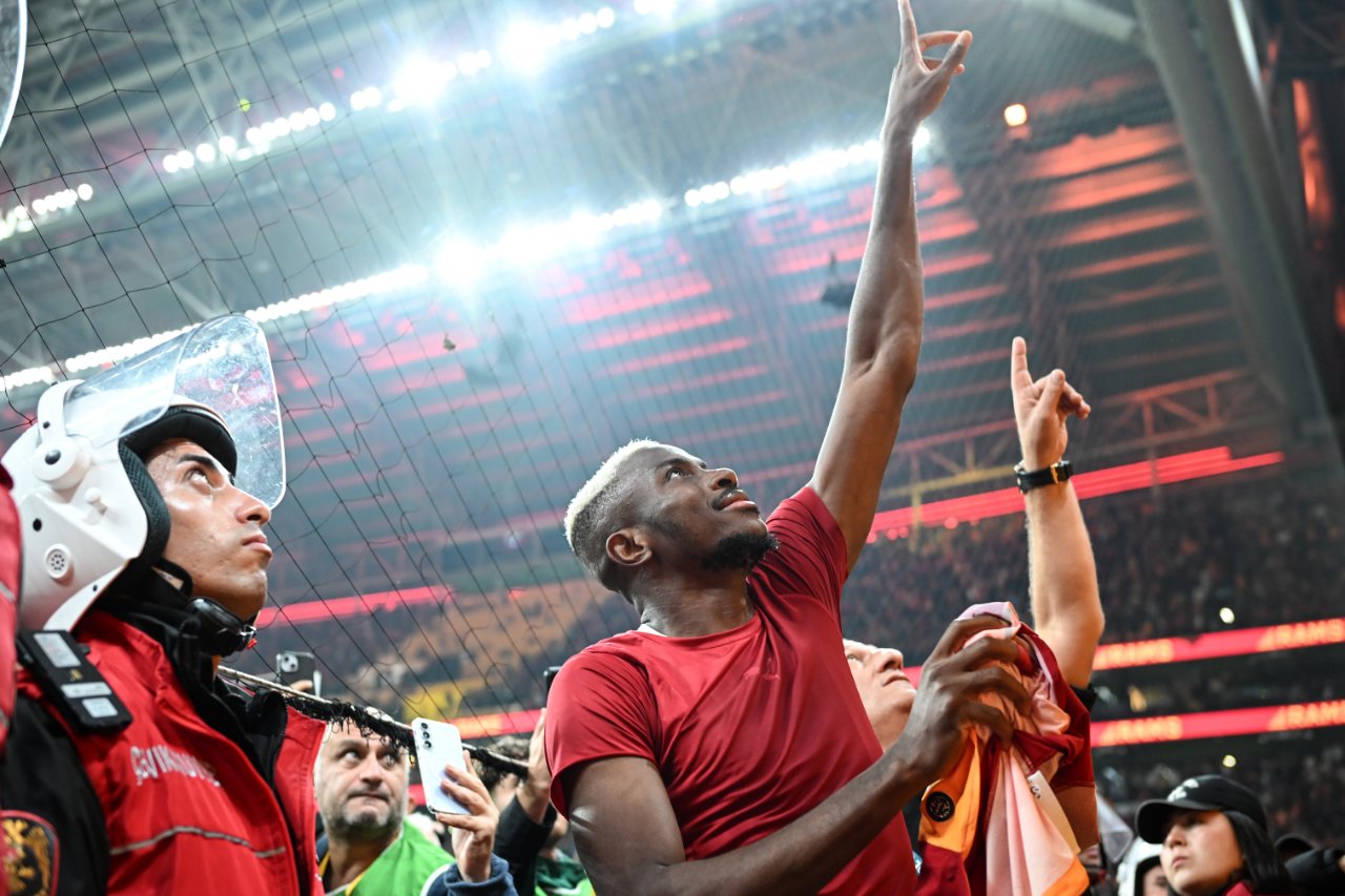 Galatasaray'da bu sezon 9 maça çıkan Nijeryalı santrfor, 9 gol ve 3 asiste imza attı.
