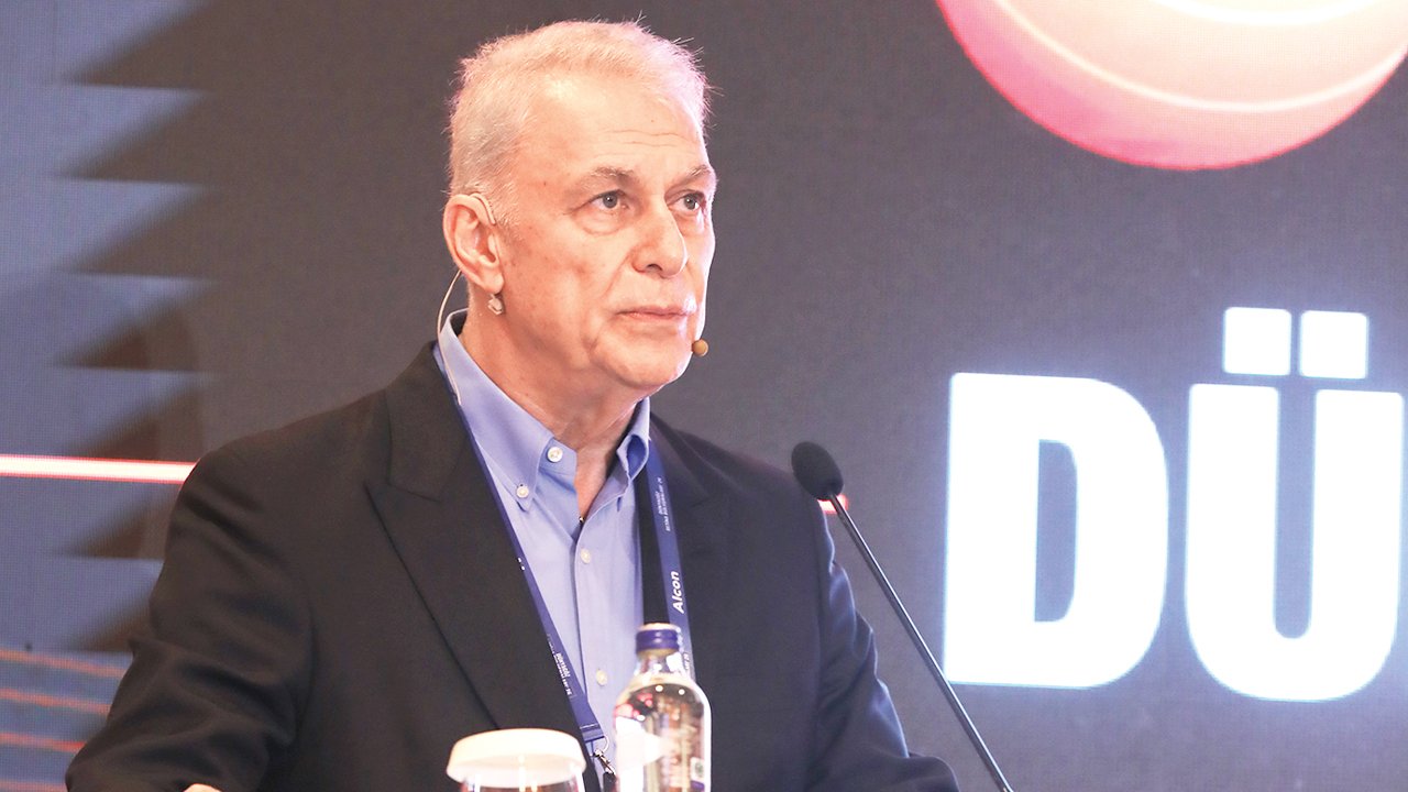 Hastaya göre karar verilmeli: Kataraktta akıllı lens seçimine dikkat