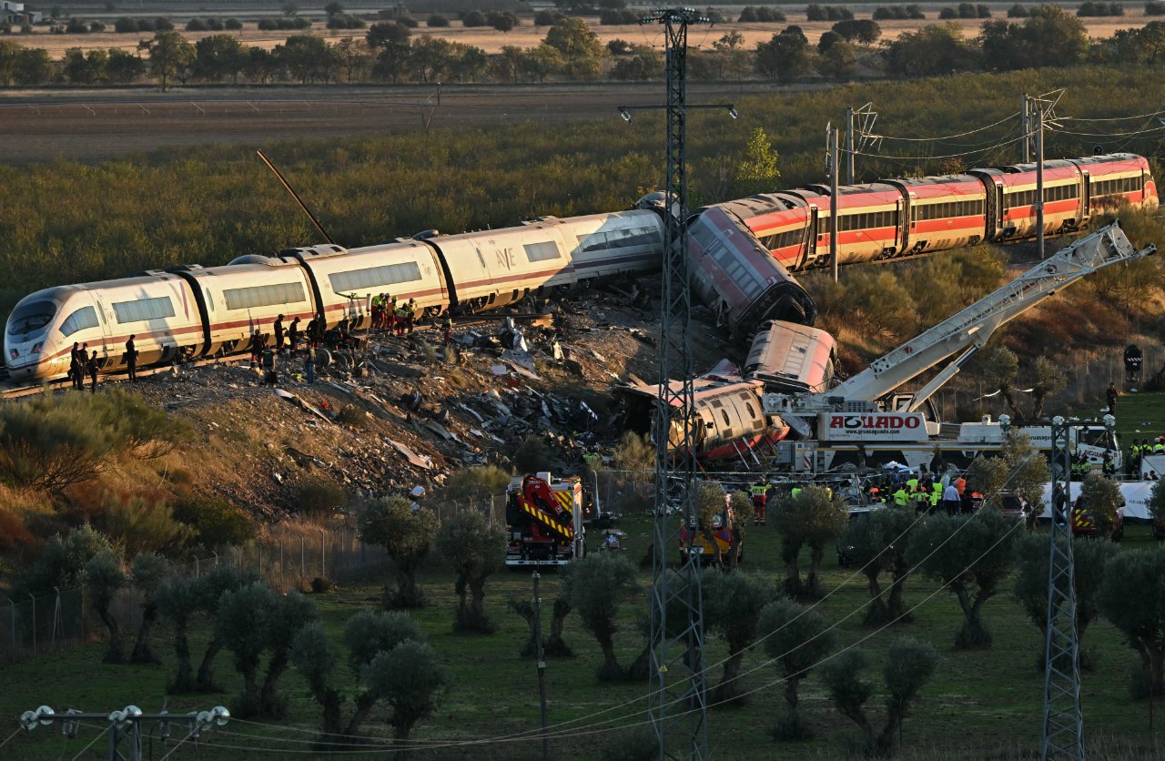 İspanya'da 68 kişinin öldüğü tren faciasında ses kayıtları ortaya çıktı! Kazadan önce verilen talimat dikkat çekti