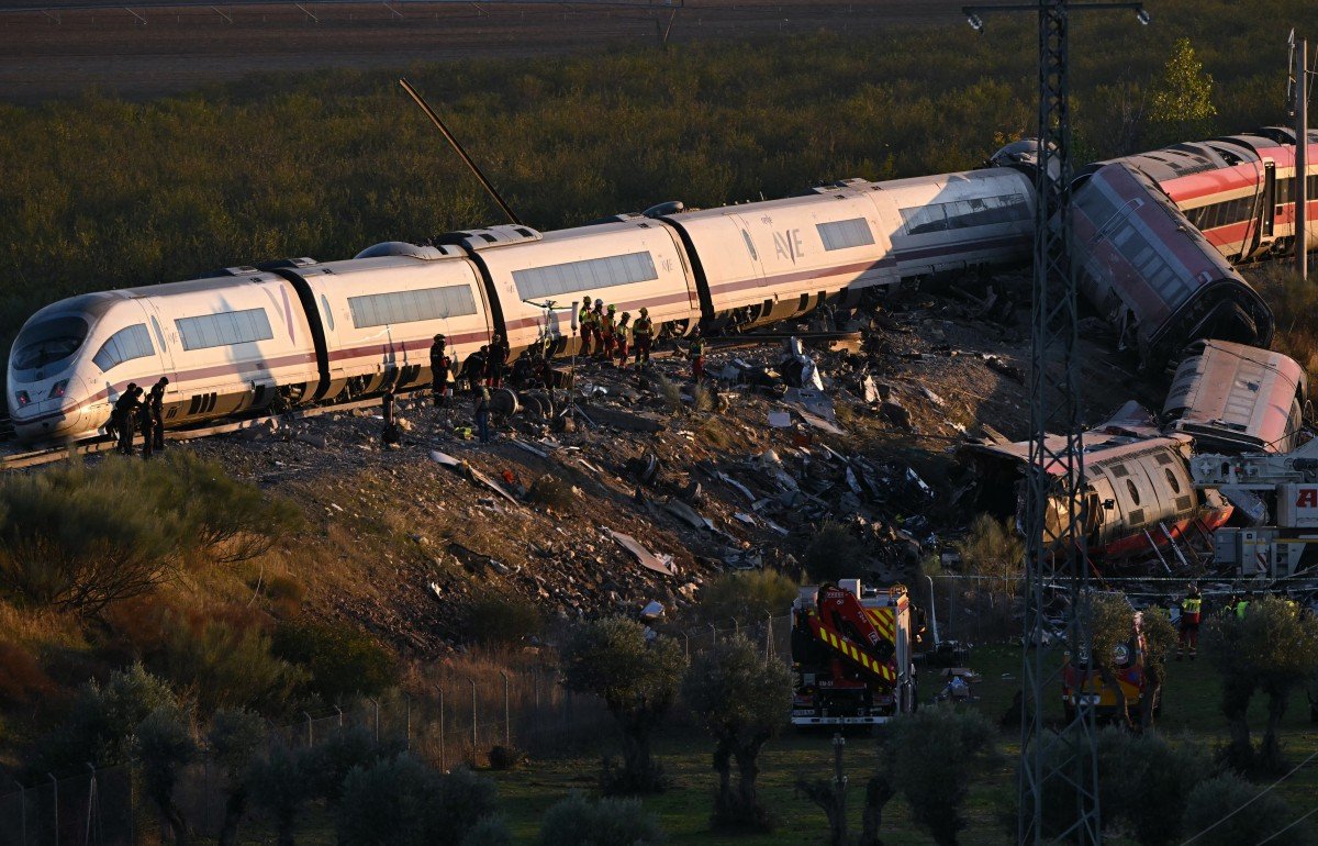 İspanya'da 68 kişinin öldüğü tren faciasında ses kayıtları ortaya çıktı! Kazadan önce verilen talimat dikkat çekti