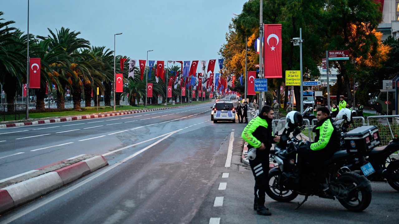 İstanbullular dikkat! Bayram kutlamaları dolayısıyla bazı yollar trafiğe kapatıldı