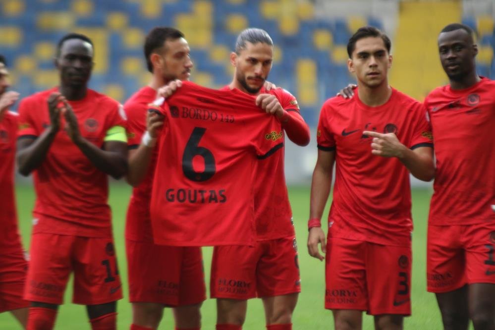 Pedro Mendes gol sonrası objektiflere böyle yansıdı.