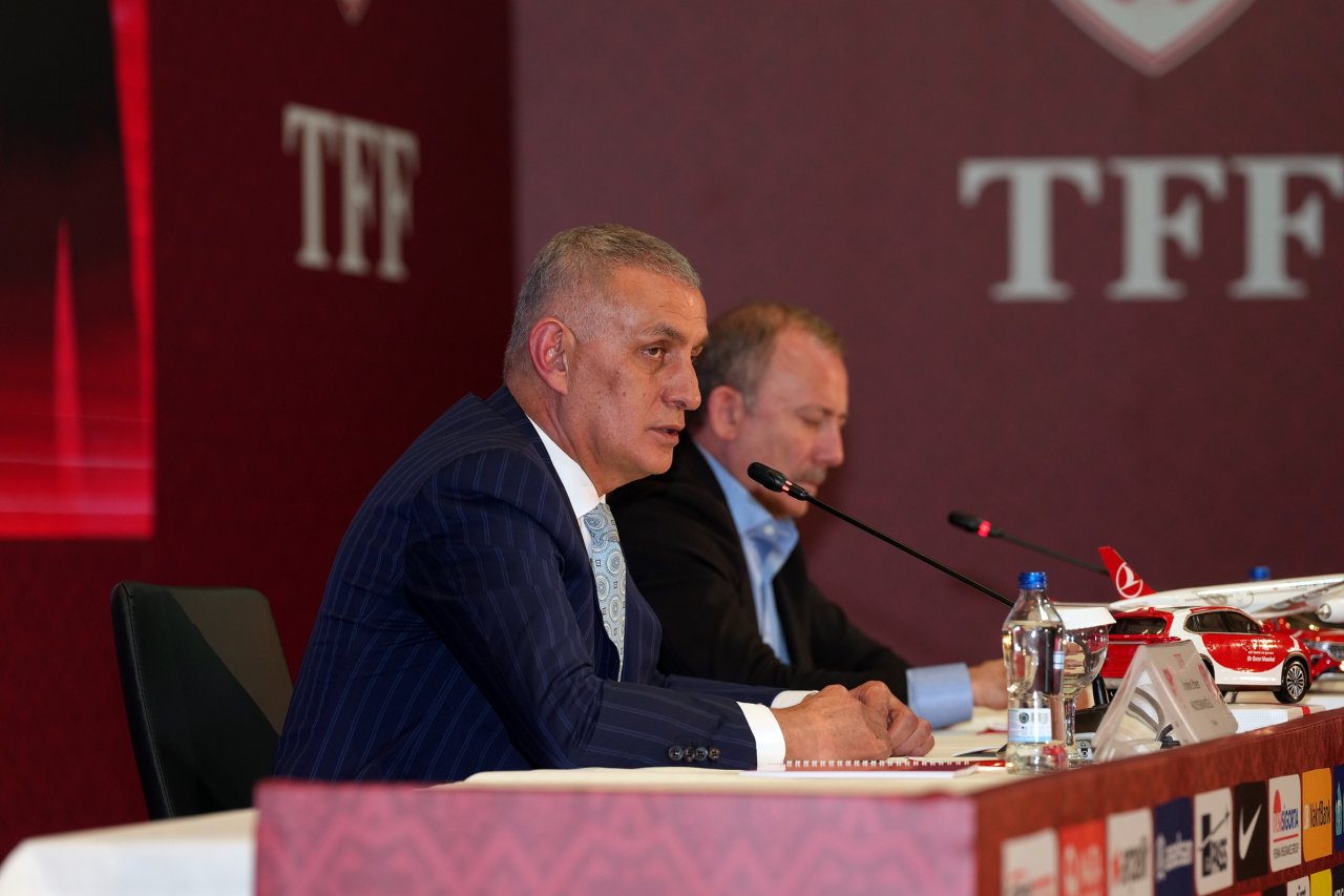 Sergen Yalçın, Vincenzo MOntella sonrası A Milli Futbol Takımı'nın başına geçti.