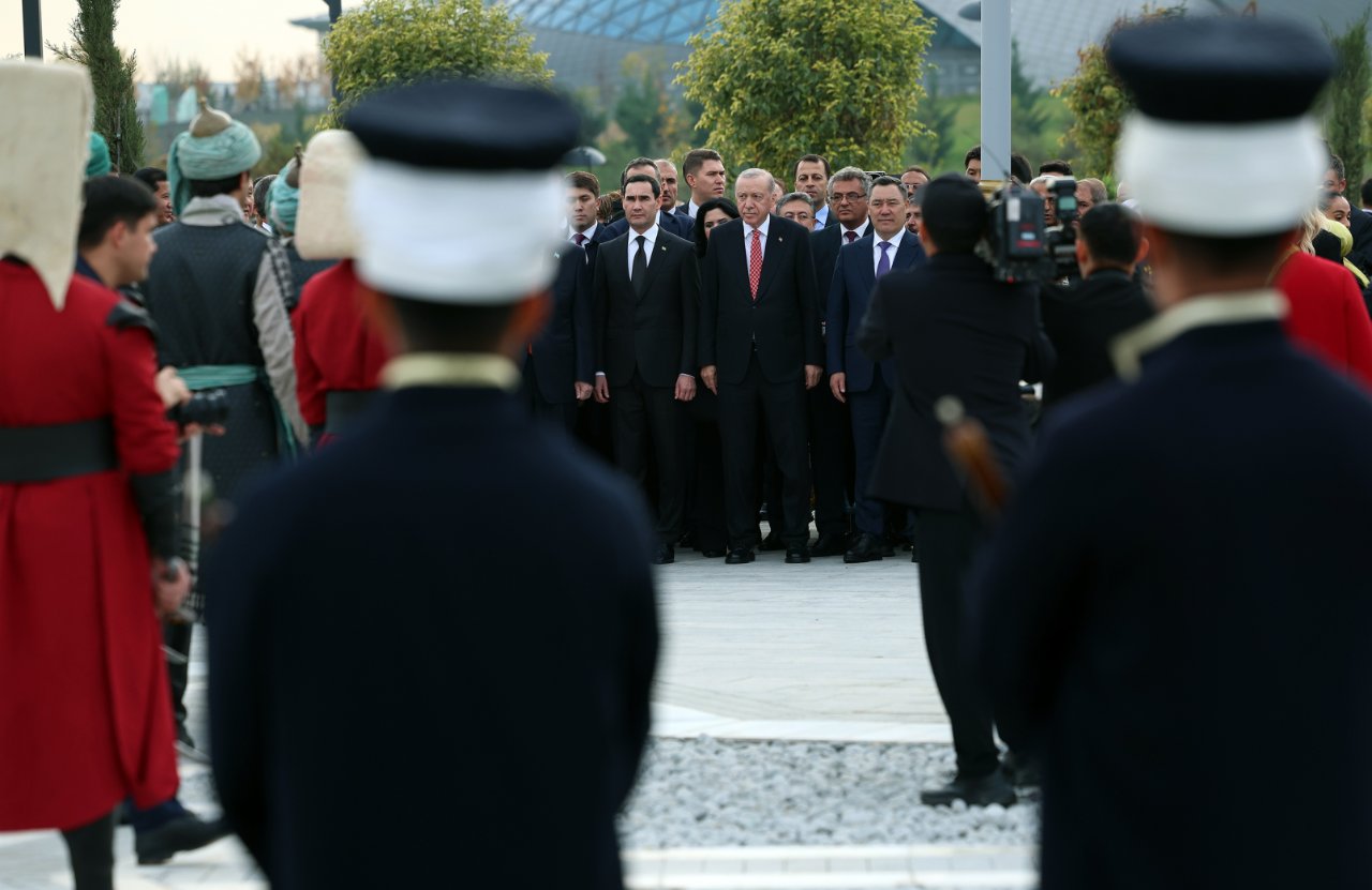 Türk Yıldızlarından Ankara semalarında nefes kesen gösteri uçuşu