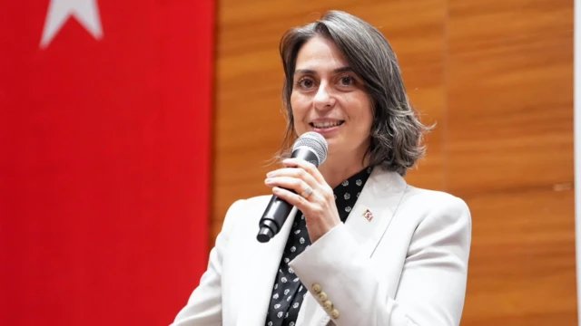 Üsküdar Belediye Başkanı Sinem Dedetaş'a tahliye kararı! Ev hapsi uygulanacak