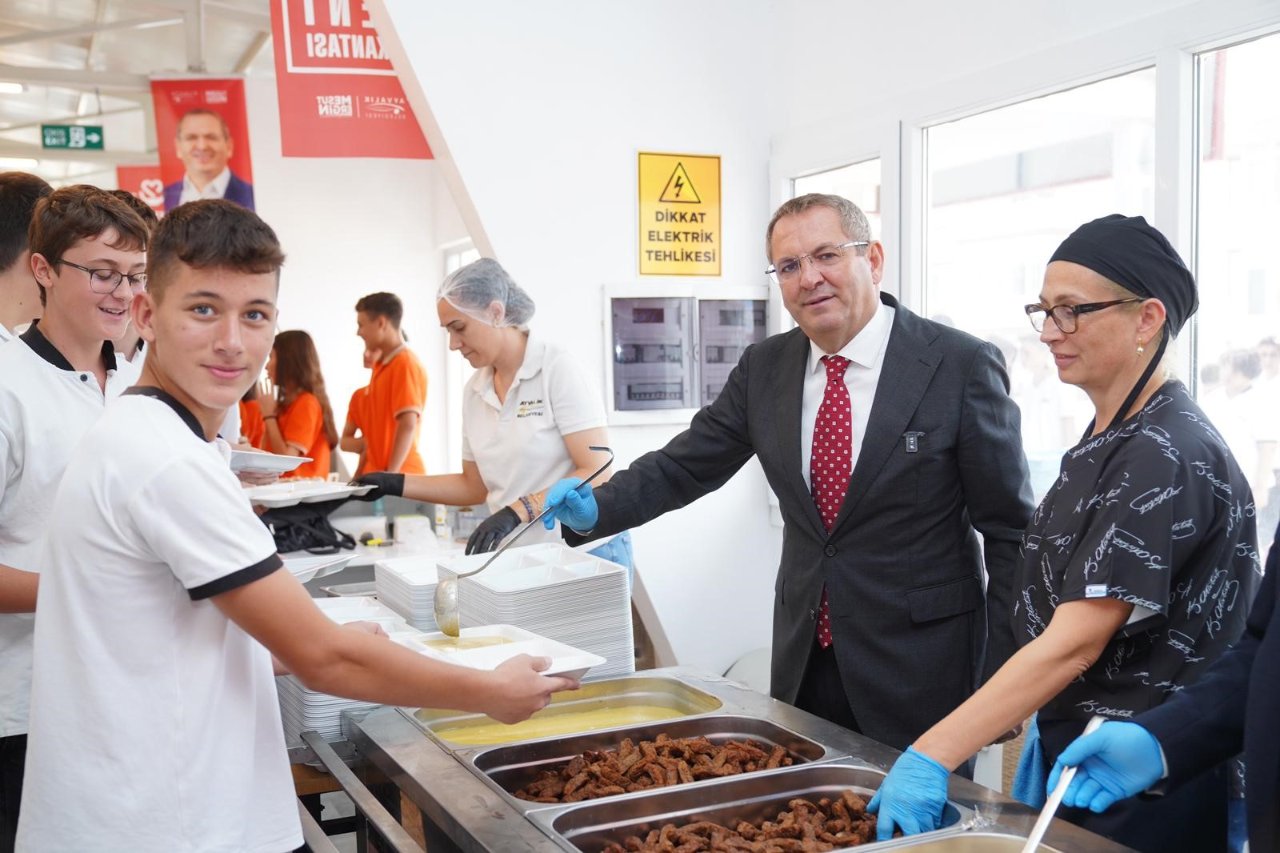 4 çeşit yemek 50 TL! Belediyeden öğrencilere büyük jest