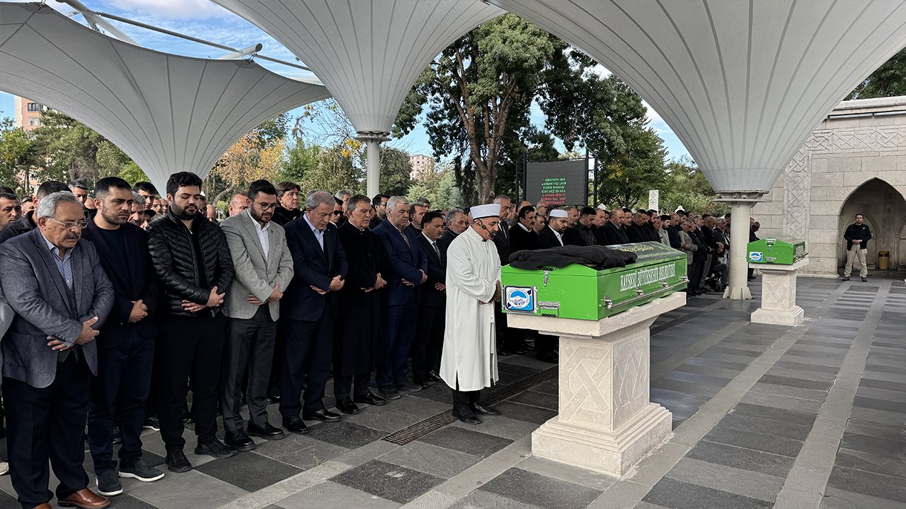 Abdullah Gül’ü Kayseri’ye getiren haber: Acı gününde yalnız bırakmadılar