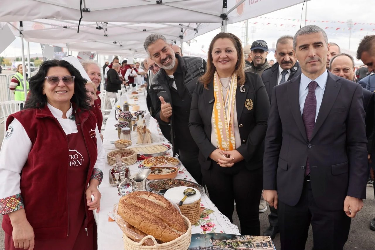 Afyonkarahisar’da yine Guinness Dünya Rekoru kırıldı
