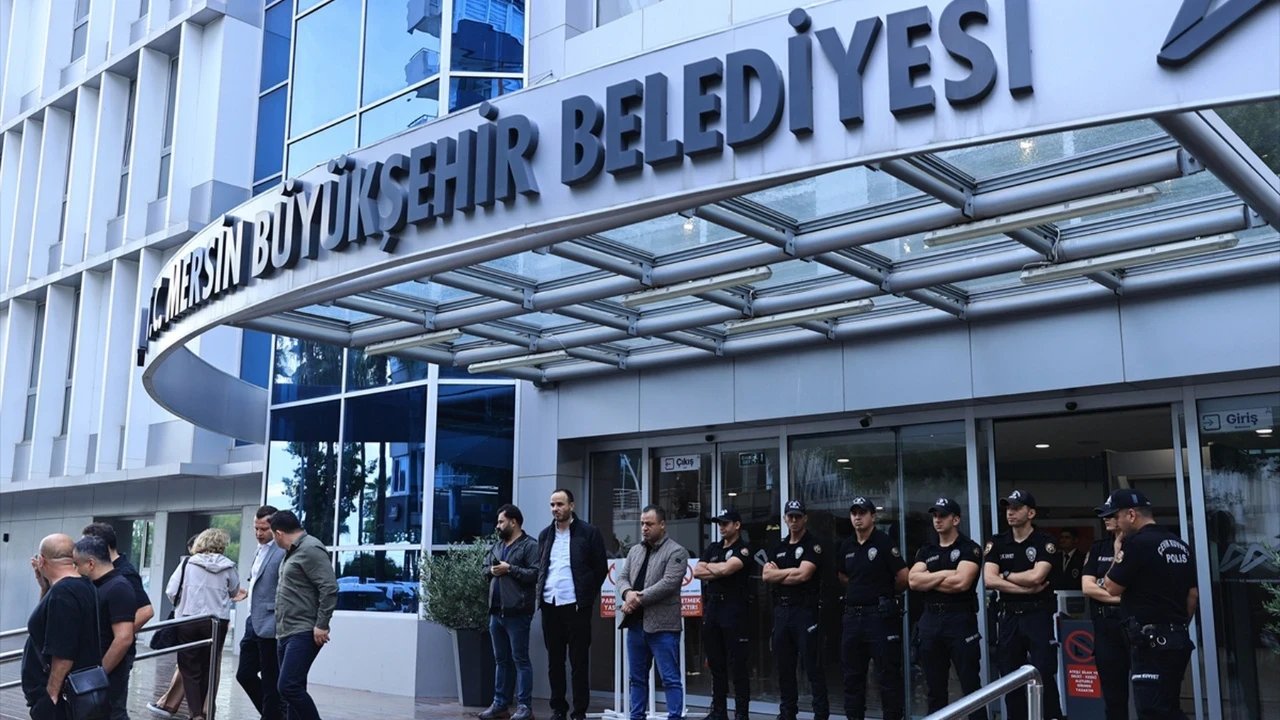 Mezitli’de imar ve rüşvet iddiaları: Başkan Yardımcısı Atilla Küsbeci ile eşi aynı dosyada