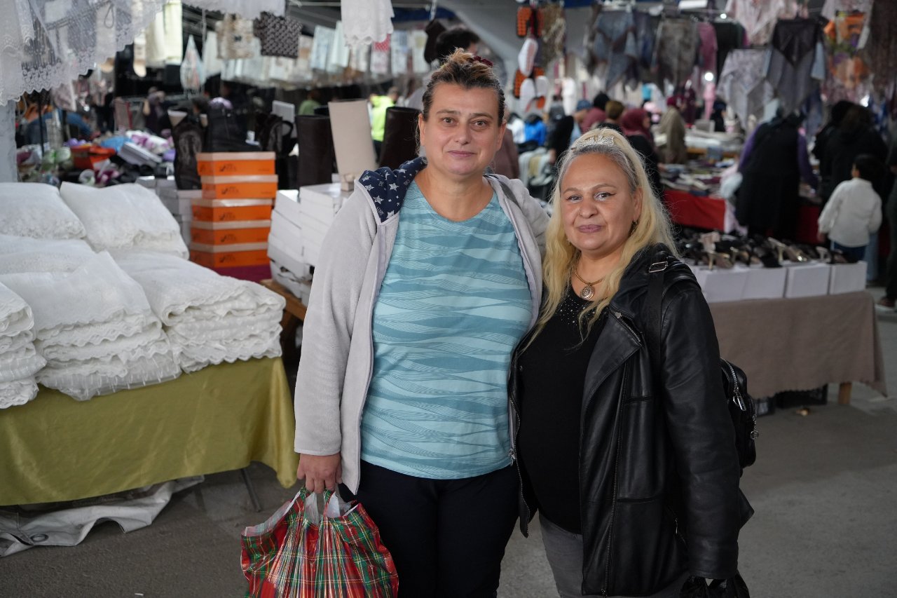 Ne bulurlarsa alıyorlar! Sınır kentimize turist akını, esnaf bayram ediyor