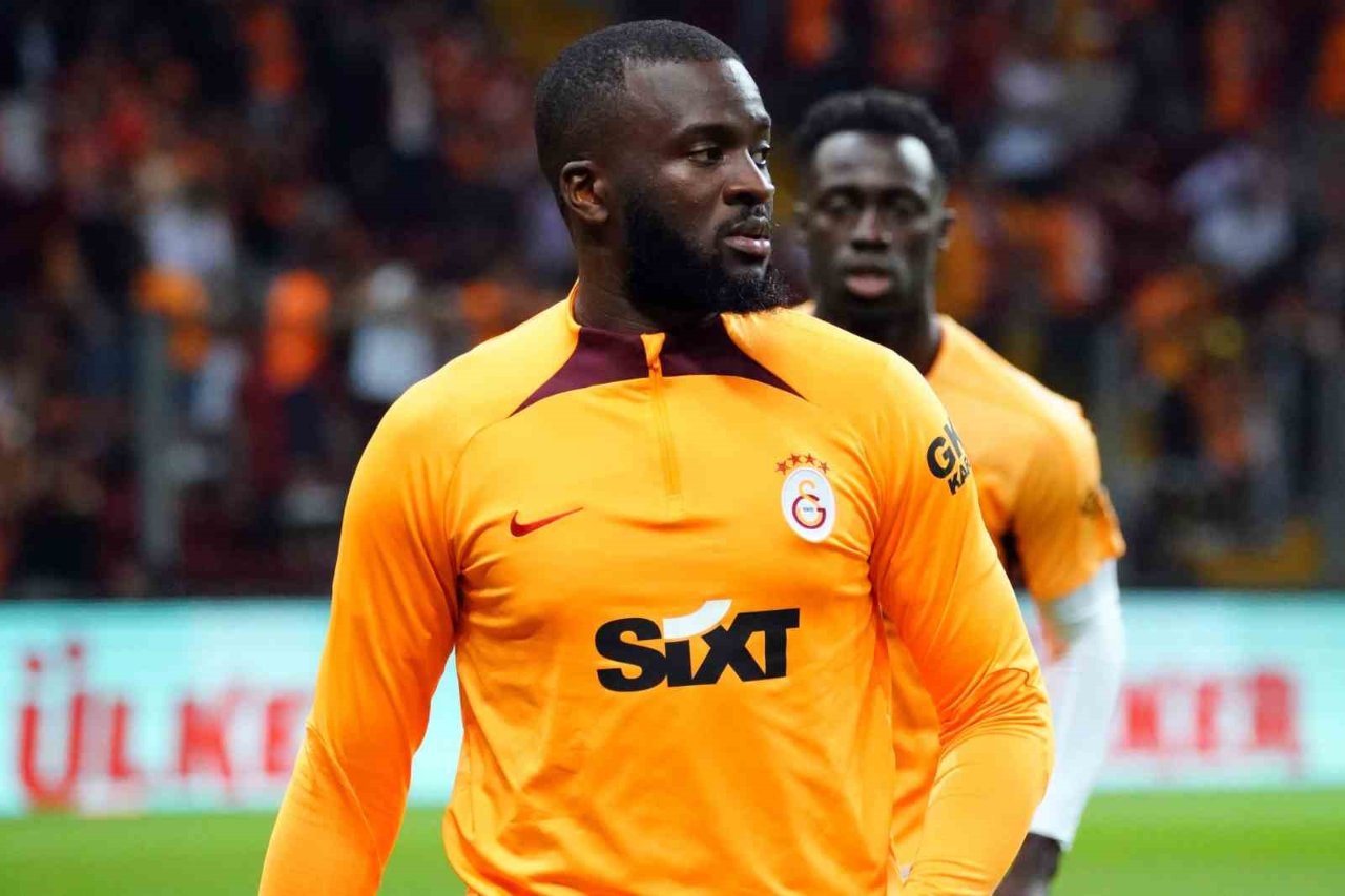 Galatasaray'dan Eylül 2023'te yapılan açıklamada, "Ndombele'ye 2023-2024 sezonu için net 3.136.000 euro sezonluk ücret ödenecektir" denilmişti.