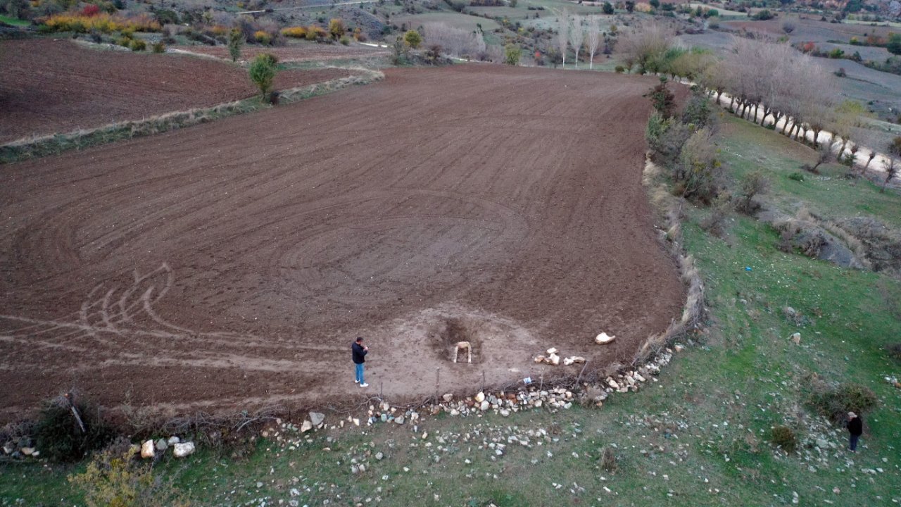 Kastamonu'da esrarengiz olay! Tarlasını sürerken buldu, içinden çıkanlar tüyler ürpertti