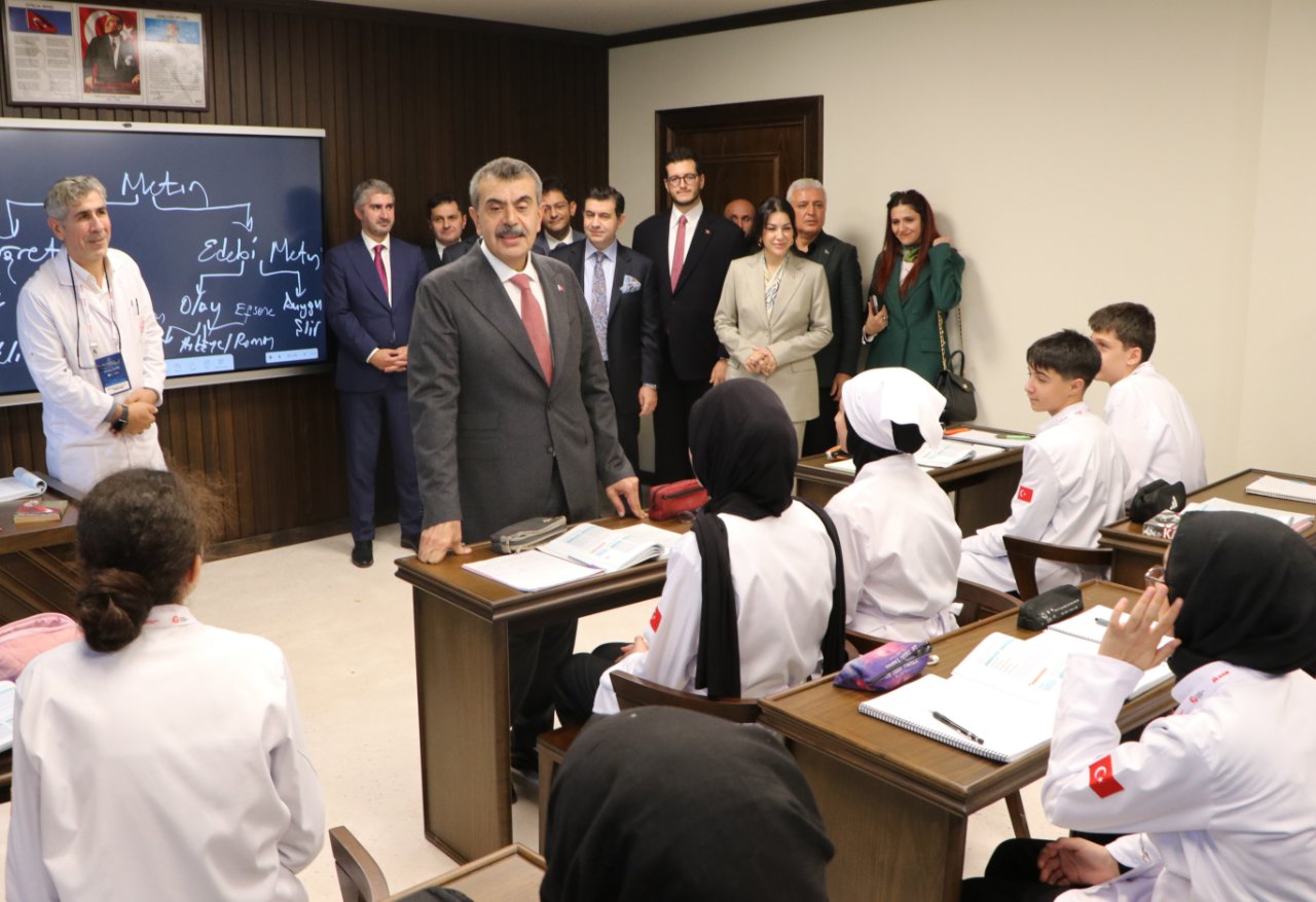 Öğretmenlik ikiye bölünüyor! İlkokullar için “yeni model” tartışılıyor