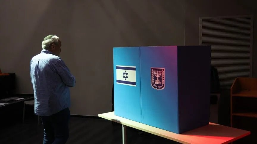 Seçim sonuçları Netanyahu'yu köşeye sıkıştırdı! Oğlundan Arap partilere zehir zemberek sözler