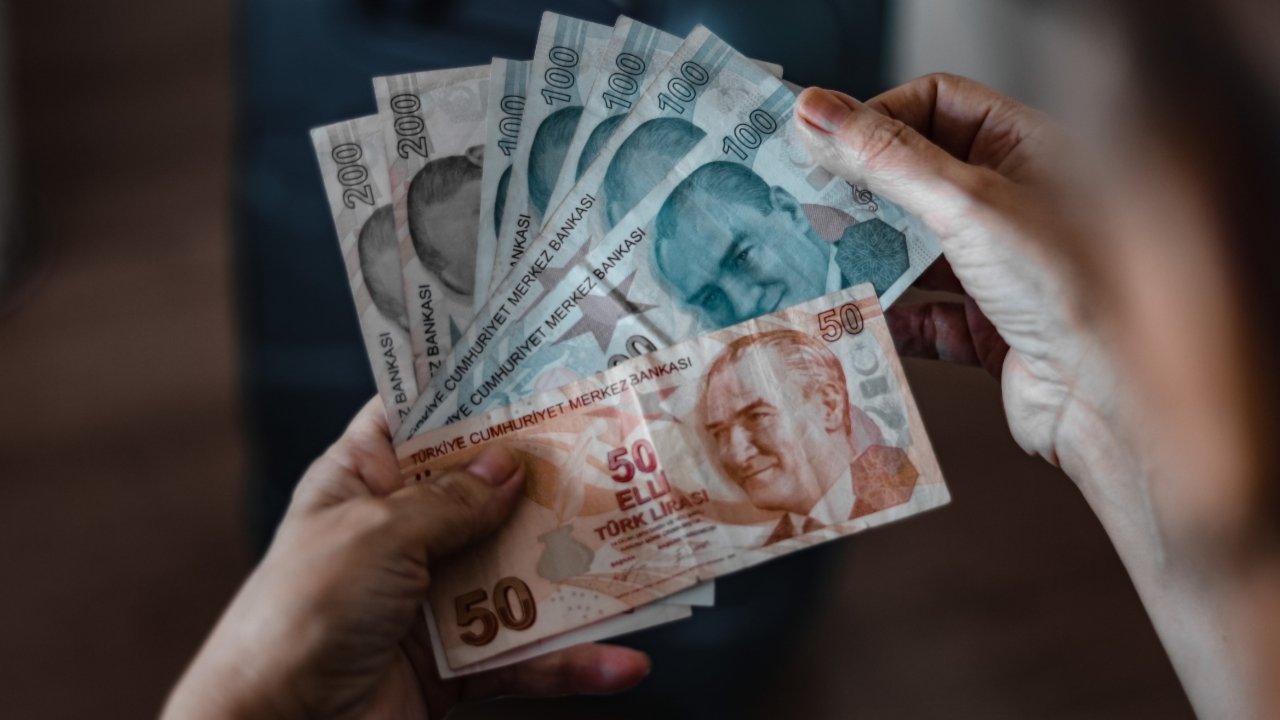 Adım adım borçsuz evlilik rehberi! İşte gençlere altın değerinde püf noktalar: Faizsiz krediden çeyize yardımına...