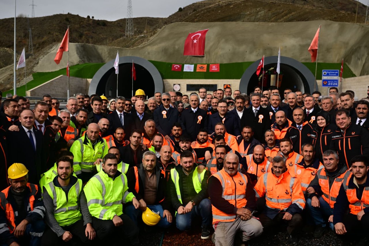 Erzurumda Dallıkavak Tüneli açıldı! 20 dakikalık yol 5 dakikaya düştü