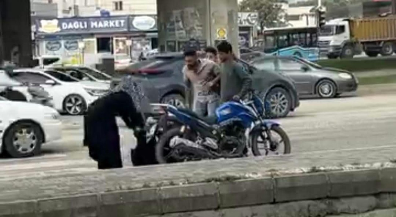 Hatay'da trafikteki sopalı kavga pahalıya patladı! Sürücülere 360 bin lira ceza kesildi