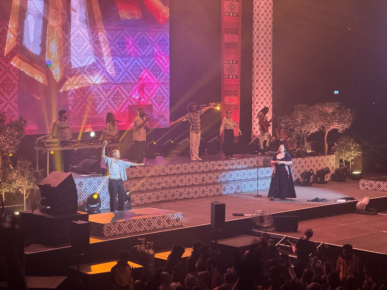 Londra’da tarihi gece! Macklemore'un konserinde 10 bin kişi 'Özgür Filistin' için tek ses oldu