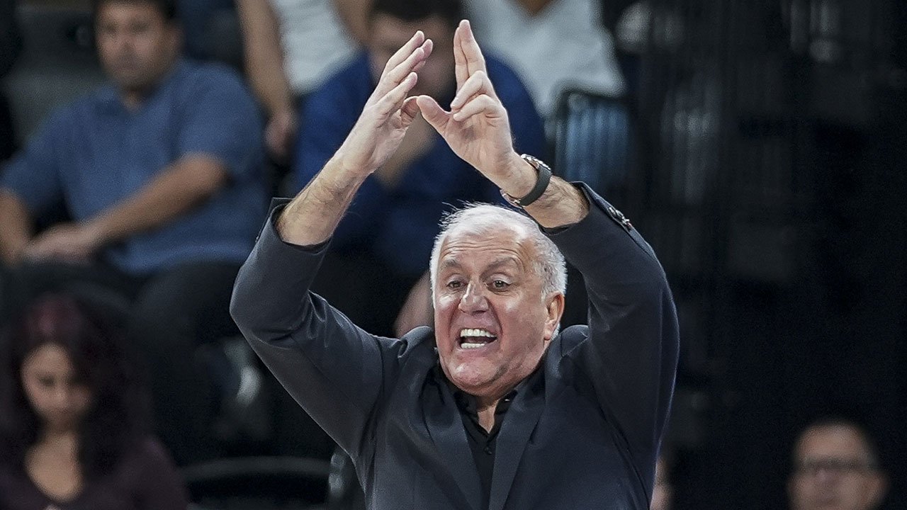 Obradovic'ten Anadolu Efes'e övgü, takımına uyarı
